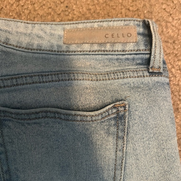Cello Light Blue Women's Jeans Raw Hem size 9 Women’s - Picture 7 of 9